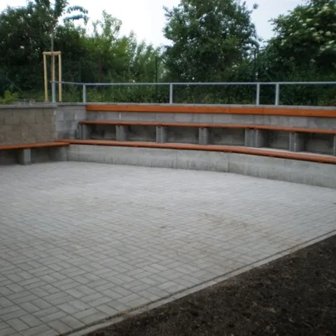 Domov mládeže – 18