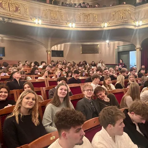 Nestárnoucí  komedie Pygmalion v Divadle na Vinohradech