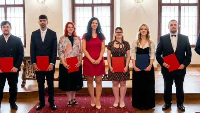 Slavnostní předávání diplomů o absolutoriu