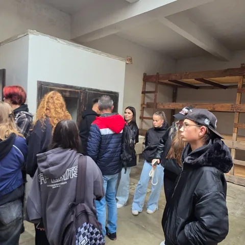 Studenti učebních a nástavbových oborů uctili památku obětí v Terezíně